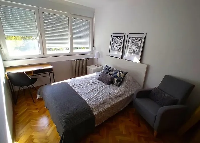 Parkwest Arena Lux Apartmán