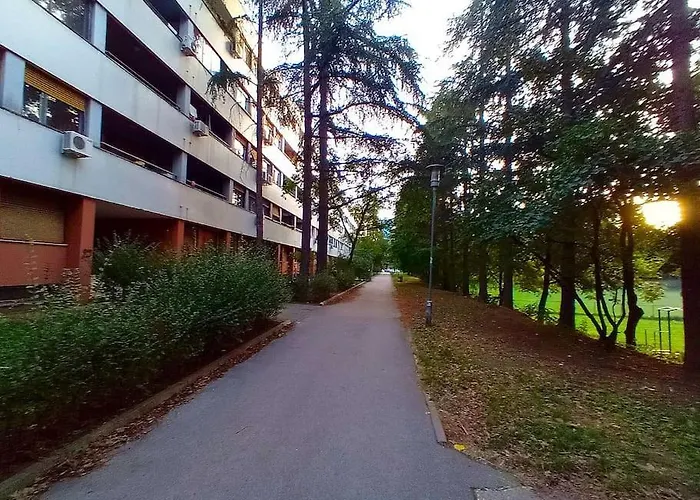 Parkwest Arena Lux *